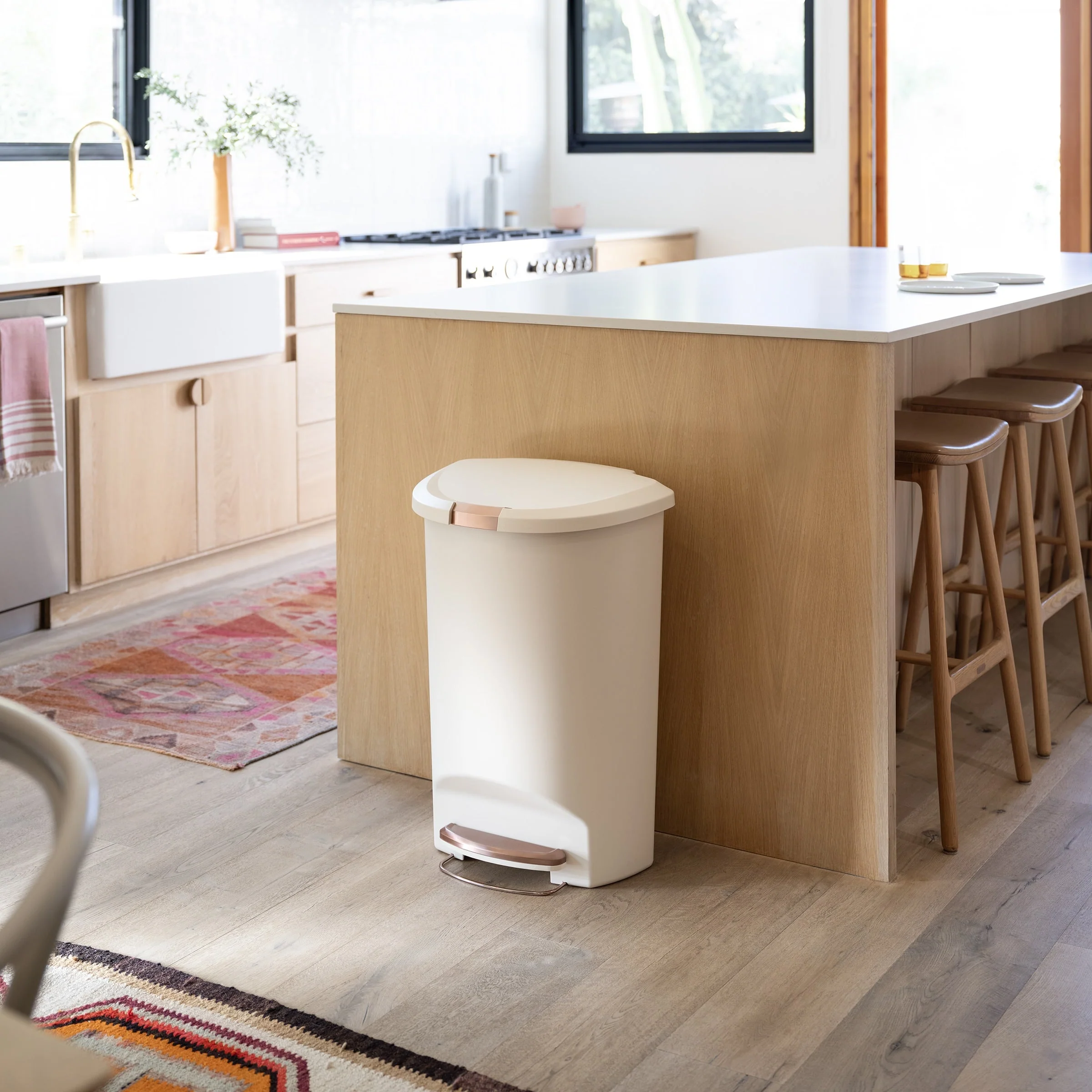 50L Semi-Round Hybrid Pedal Bin - Image 17
