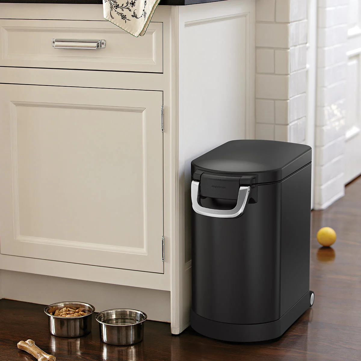 Medium, Pet Food Bin - Image 12